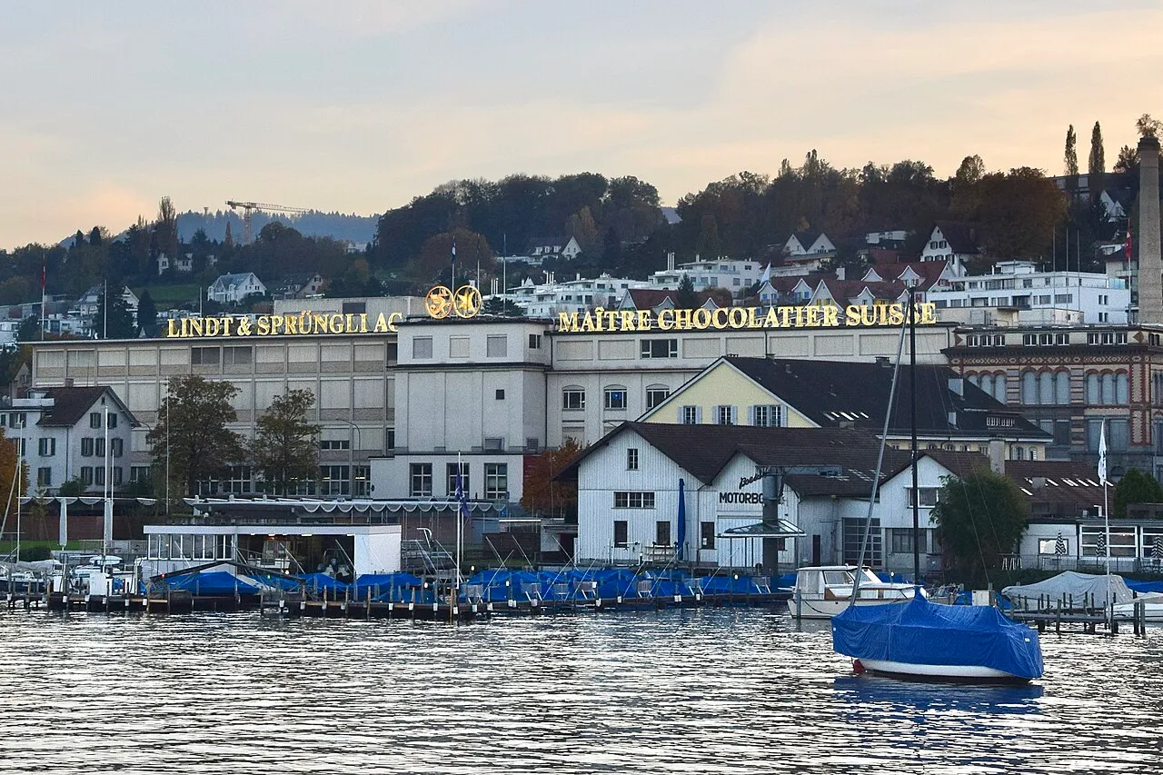 Fabriek en hoofdkantoor van Lindt & Sprüngli in Kilchberg, Zürich, Zwitserland.