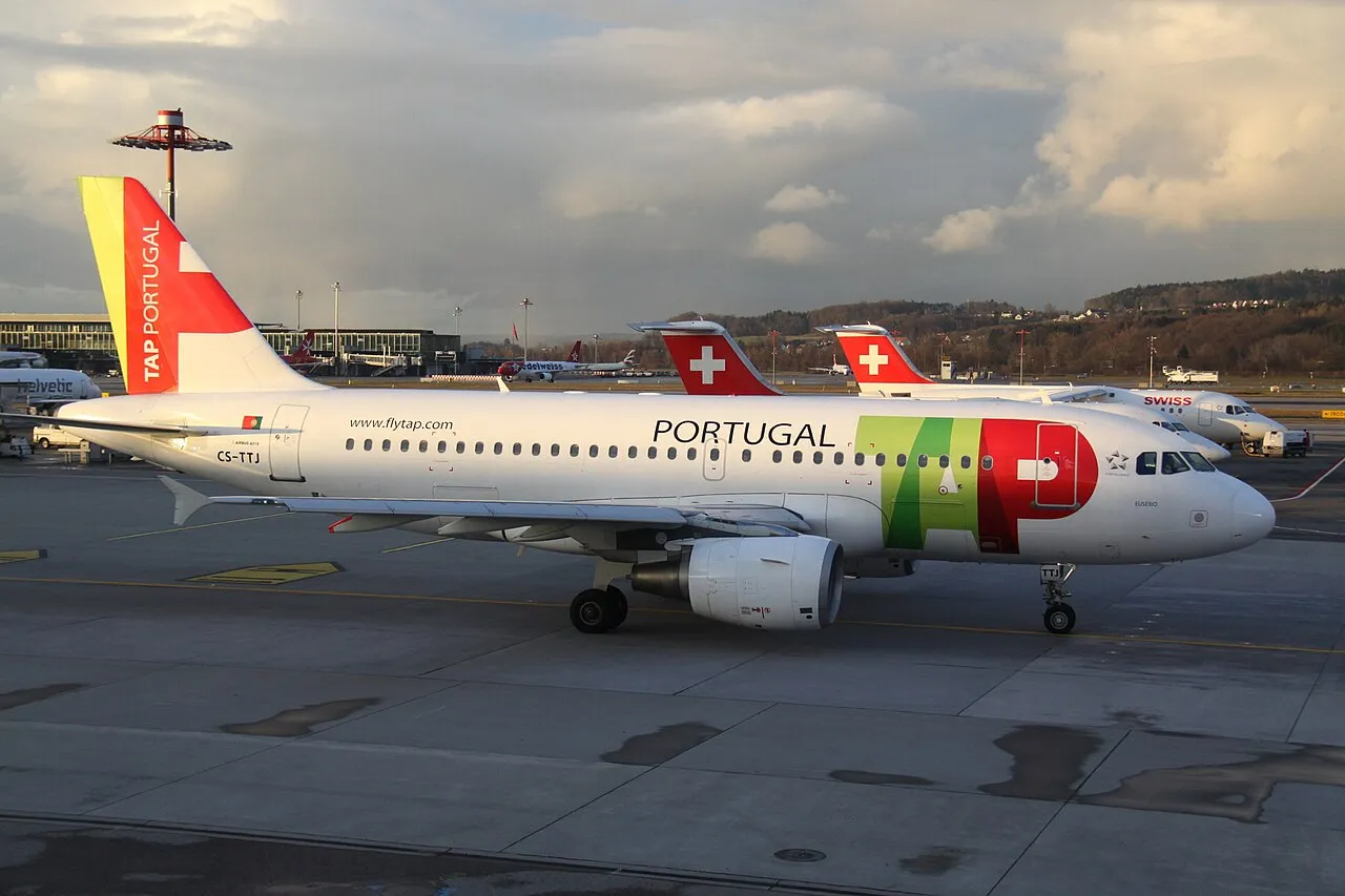 Een Airbus A319 van TAP Air Portugal op de luchthaven Zürich