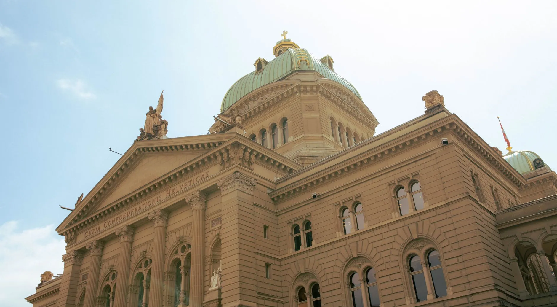Aanzicht van het Bundeshaus in Bern, waar het parlement de opvolger van Guy Parmelin kiest.